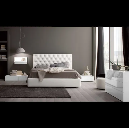 Letto in pelle con testiera lavorazione capitonné Royal di Spagnol Mobili