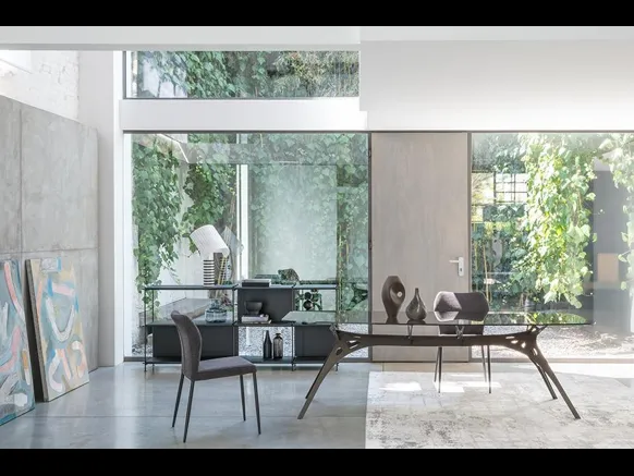 Tavolo Eiffel con top in vetro di Pezzani