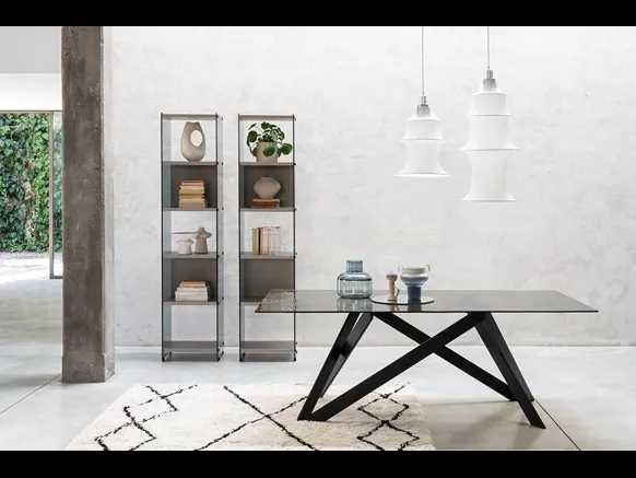 Tavolo Vertigo con top in vetro di Pezzani